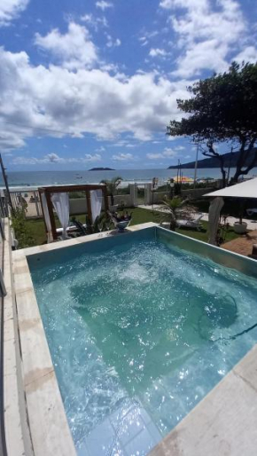 Mansão 7 suítes com Jacuzzi Frente Mar